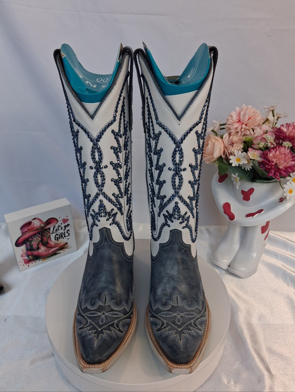 New LANE Lexington Cowgirl Boots W/ SWAROVSKI Crystals 7.5 - Picture 3 of 10